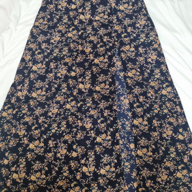 Blumenrock mit Schlitz