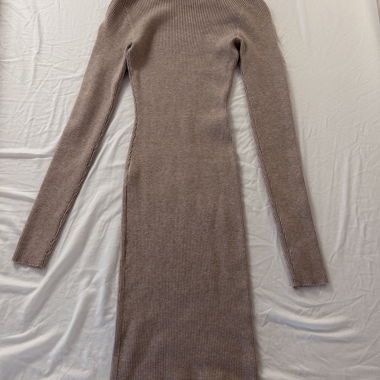 Beiges Strickkleid 