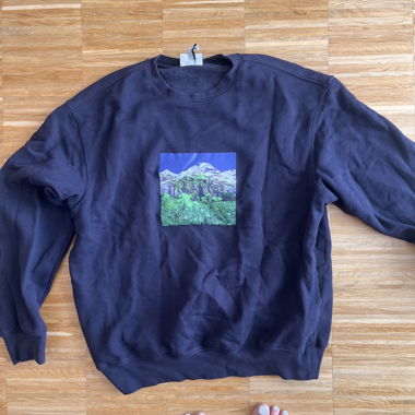 Sweatshirt mit Bergmotiv