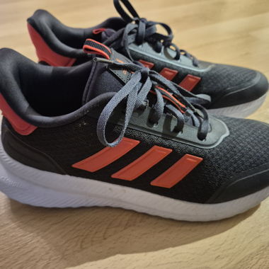 Adidas Laufschuhe Gr. 40 schwarz/orange