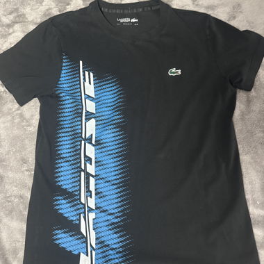 Lacoste au top