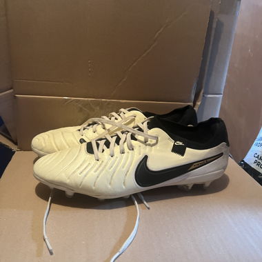 Nike Tiempo Pro Football Boots Size 42