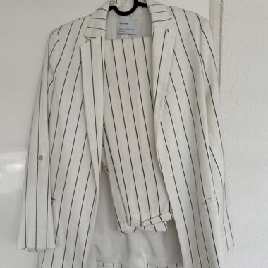 Gestreifter Blazer mit Hose Bershka