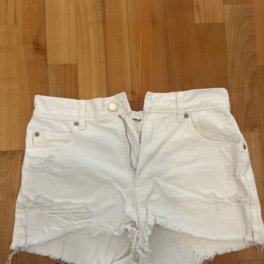 kurze Jeans weiss