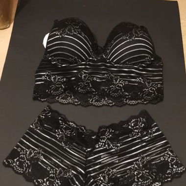 Lingerie 2012 - Élégance Audacieuse _ taille M Nb