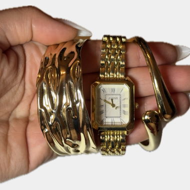 Various gold jewellery