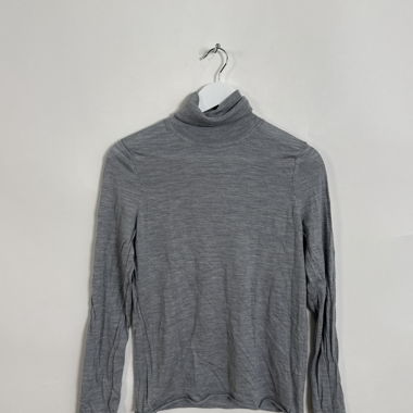 Haut à col roulé gris
