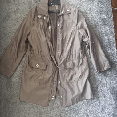 Beige leichte Jacke