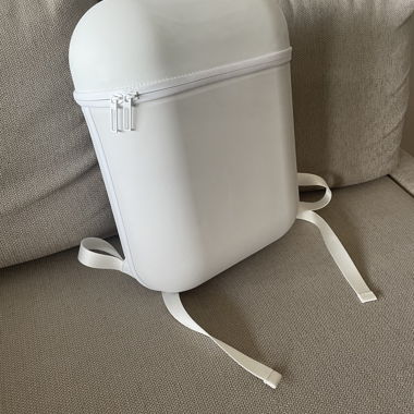 Bravest Studios case bianco Zaino "AirPods" 