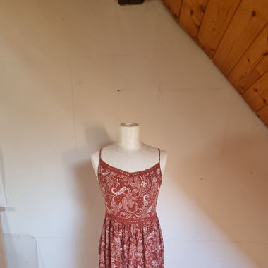 Gemustertes sommerkleid
