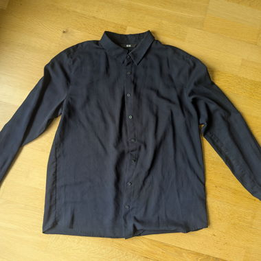 Chemise boutonnée UNIQLO bleu marine