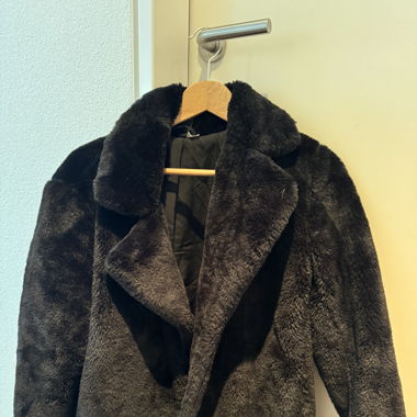 Schwarze Jacke