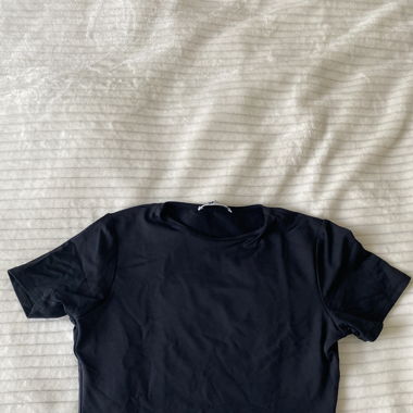 Basic schwarzes Shirt, Bauchfrei