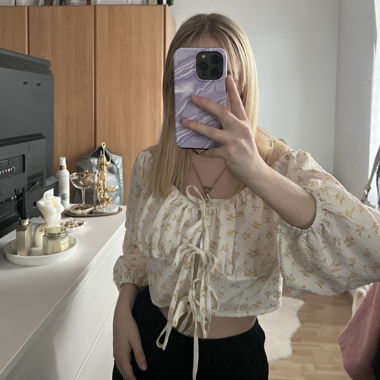 SOMMERLICHE BLUSE