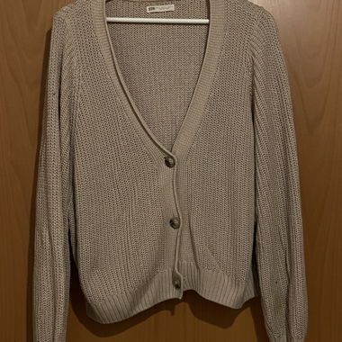 beiger Strick-Cardigan 