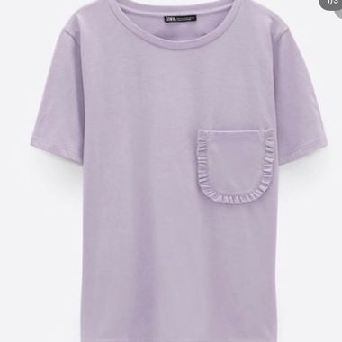 T-shirt lilla con taschino