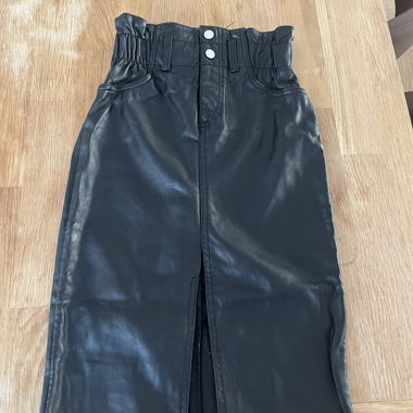 Gonna effetto pelle Bershka