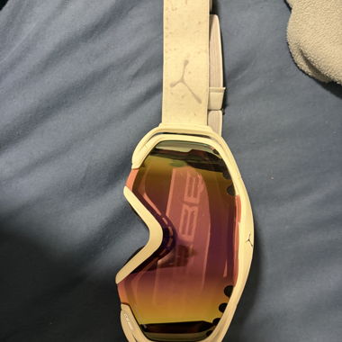 Ski goggles