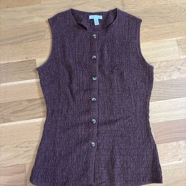 Violet/brown buttoned tank top 