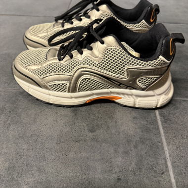 Baskets beige-noir