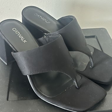 mules sandales noires