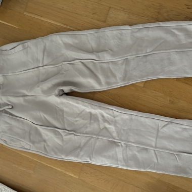 Pantaloni Jogging Bershka grigio chiaro Gr. 40