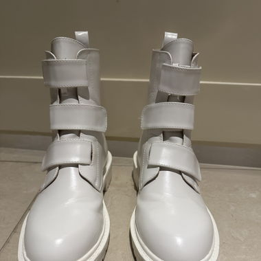 Botte blanche