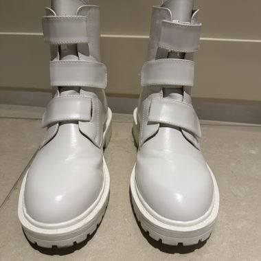 Botte blanche