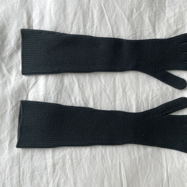 COS wool knitted gloves 