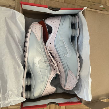 Nike Shox R4 Barely Rosé nuovo taglia 40