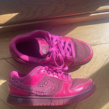 Valentines Nike Dunks