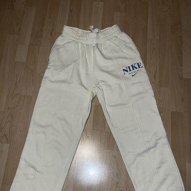 Nike Beige Trainerhose