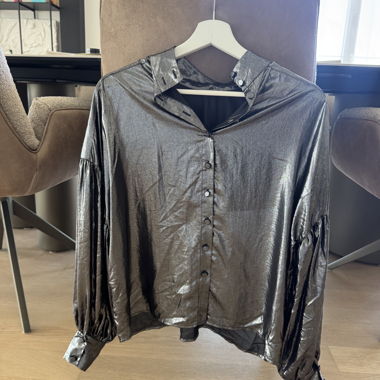 Blusa nera lucida 