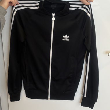 Giacca sportiva Adidas nera con cerniera
