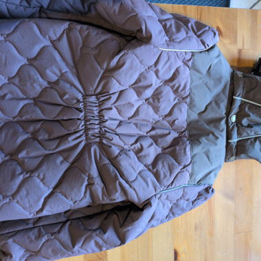 Giacca imbottita con cappuccio marrone tg122