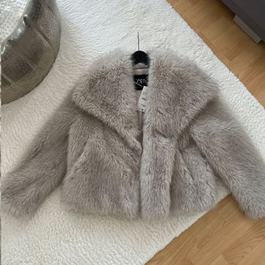 Zara Felljacke