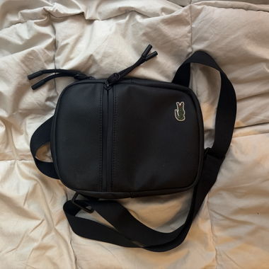 Schwarze Lacoste Umhängetasche