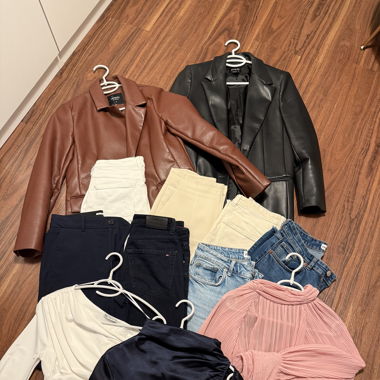 Verschiedene Kleidungsstücke S/M