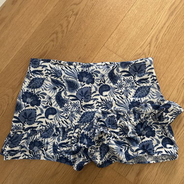 Zara geblümte Shorts
