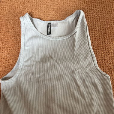 Hellblaues Top