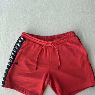 Kappa-rote Shorts