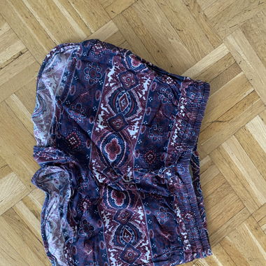 2 Paar kurze Stoffhosen