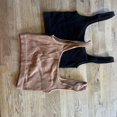 Crop tops noir et caramel 