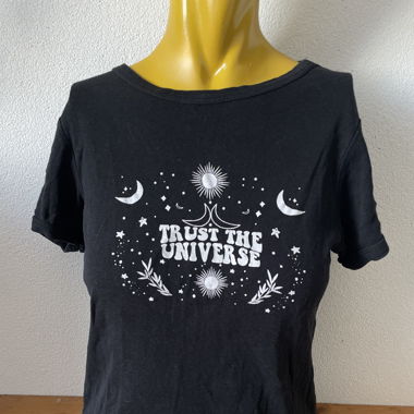 T-Shirt - Trust the universe 
