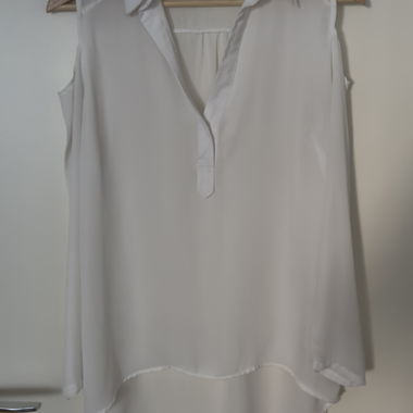 Blouse blanche sans manches