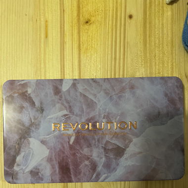 Eyeshadow Pallette Makeup Revolution
