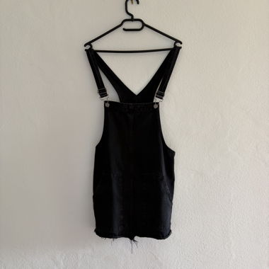 Schwarzer Latzrock Pull&Bear