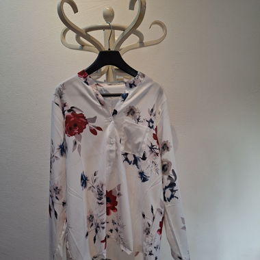 White blouse with print