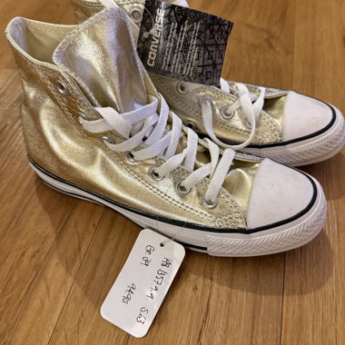 Converse Allstars in Gold