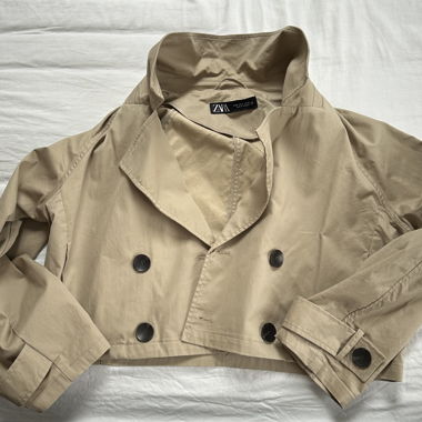 Short trench coat